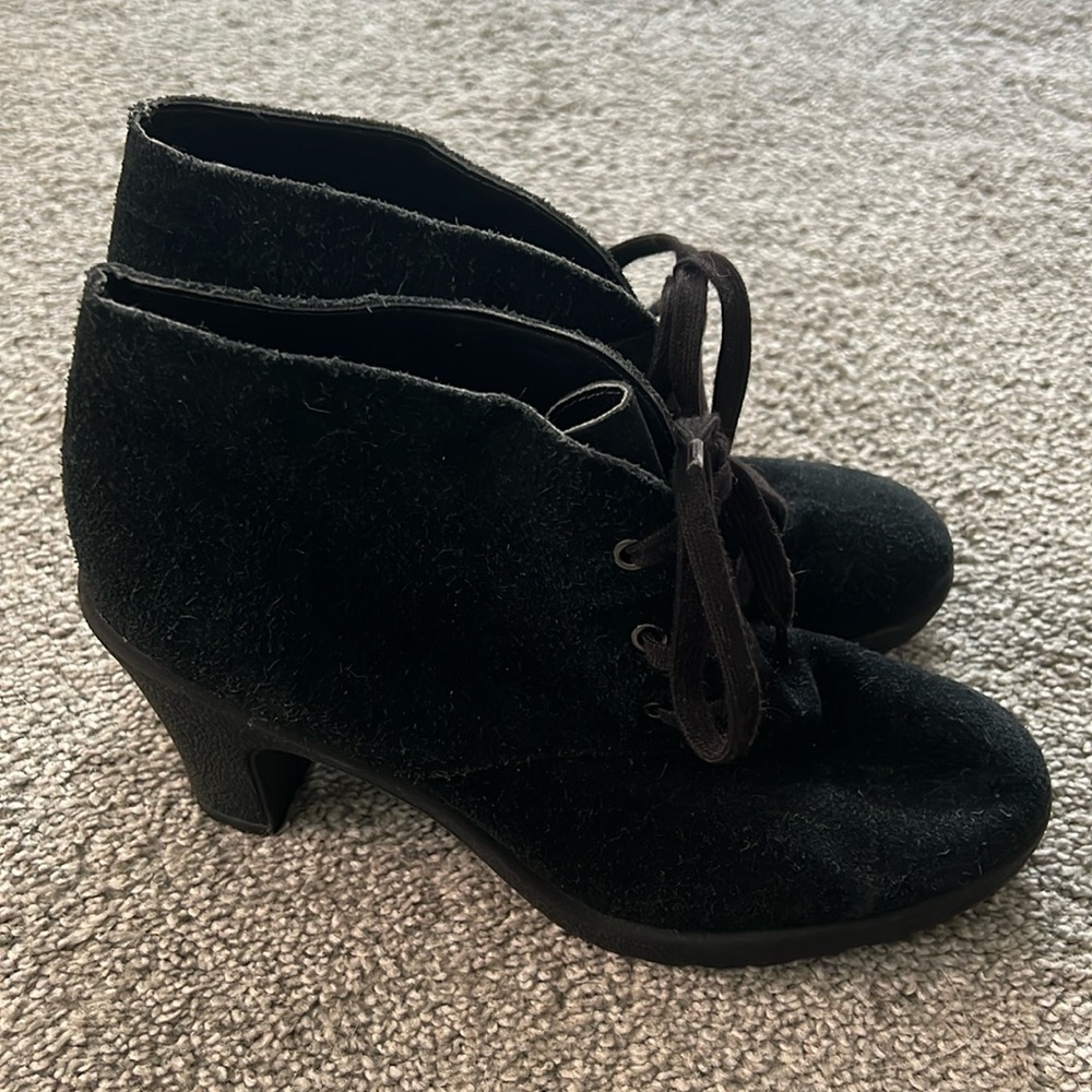 Women’s AEROSOLES Lace Up Booties